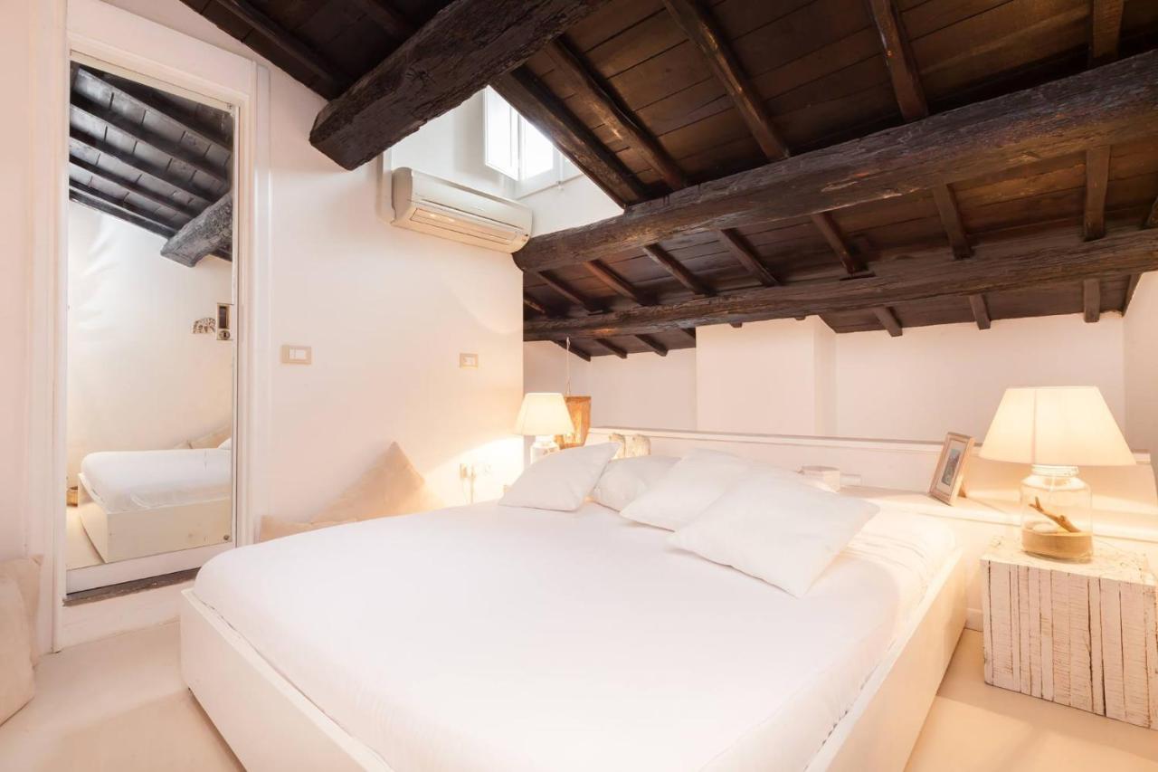 Apartment Navona Penthouse Rom