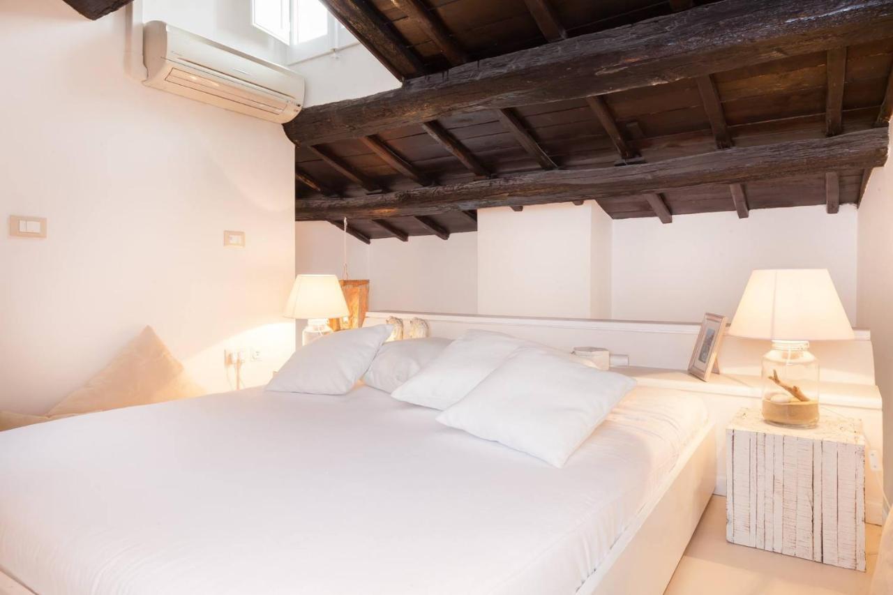 Navona Penthouse Apartment Rom